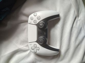 Ps5 remote controller. San diego like small use condition.