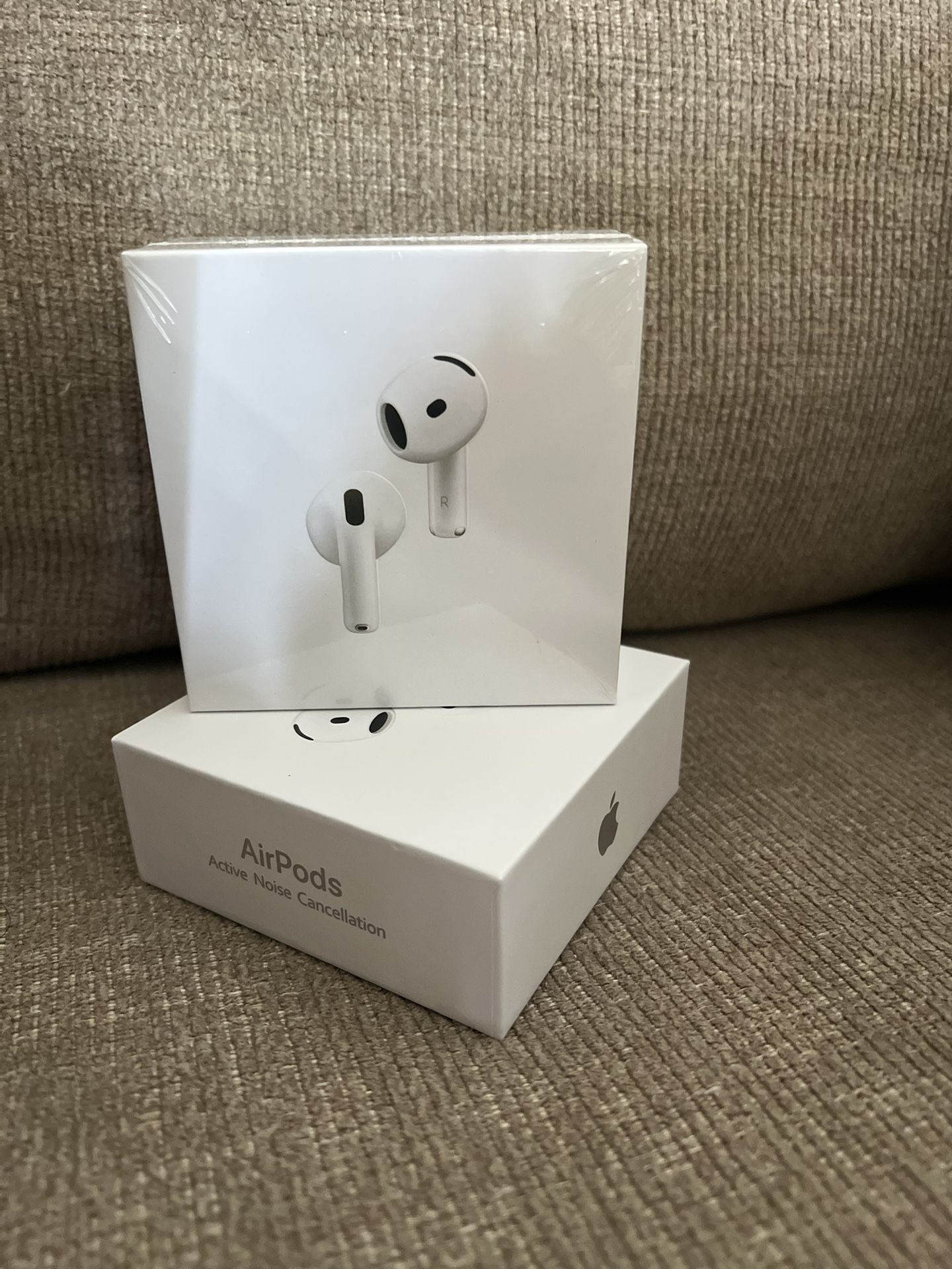 Apple AirPods 4