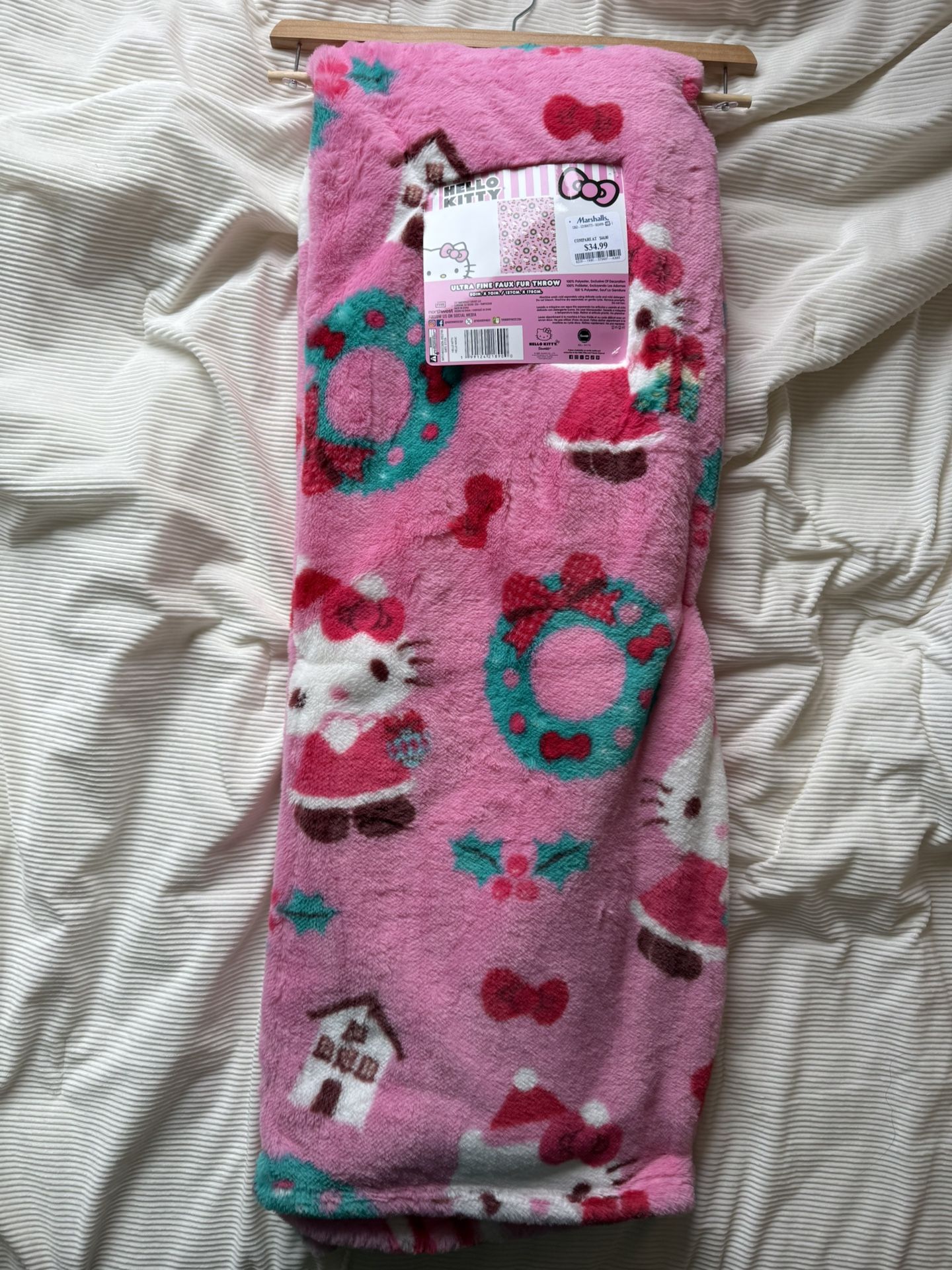 Hello Kitty Christmas Blanket