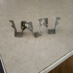 Simson Strong Tie.  130 Pcs