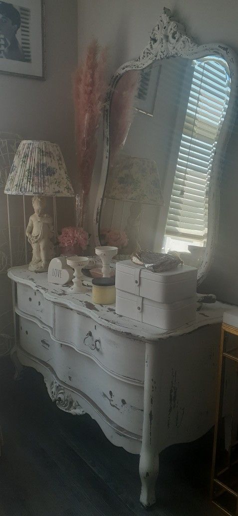 💋 GORGEOUS Antique Dresser Highend Ornate ♡ White distressed ♡