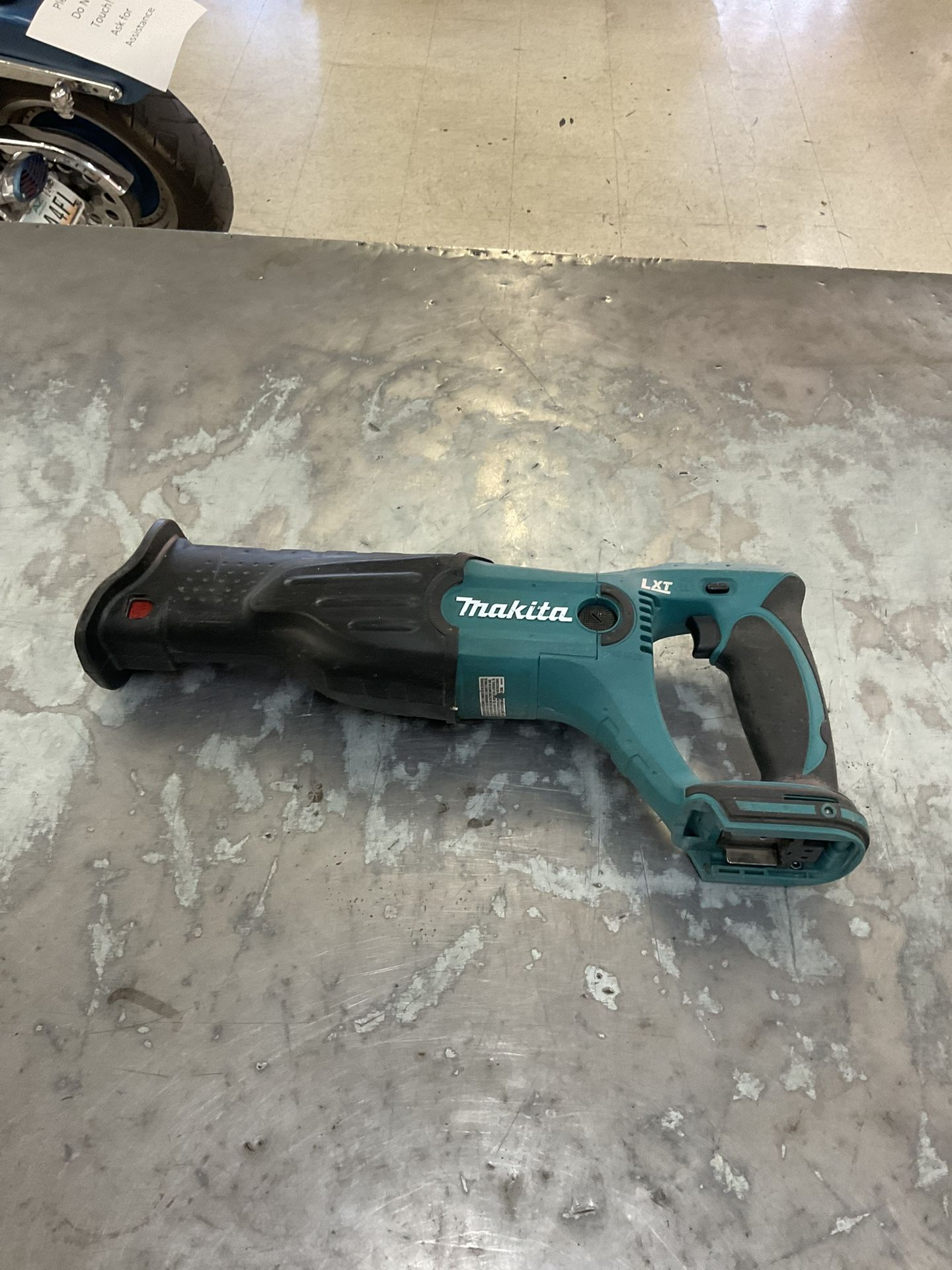 Makita BJR182 Reciprocating Saw Sawzall