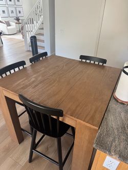 Dinning table and chairs