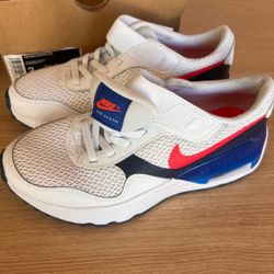Nike Air Max SYSTM Sneakers Never been worn. In box.