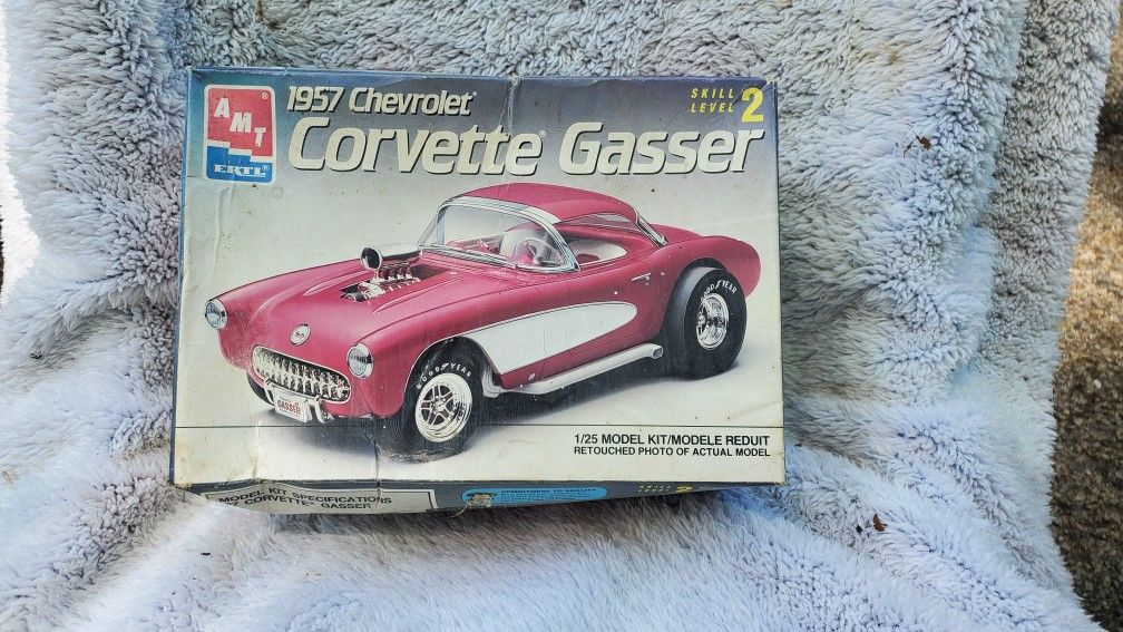 VINTAGE COLLECTABLE MODEL KITS X 4