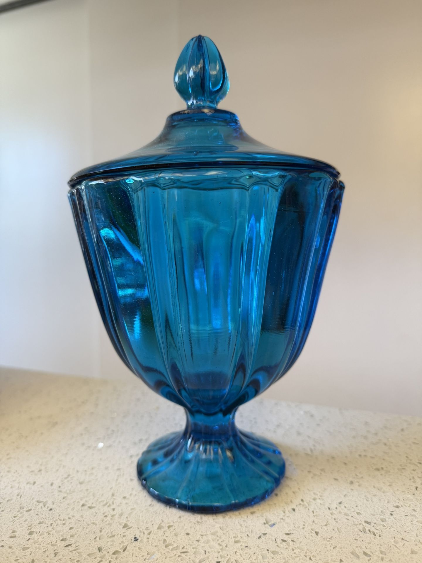 Mid Century L.E. Smith Large Colonial Blue Paneled Footed Jar W Lid