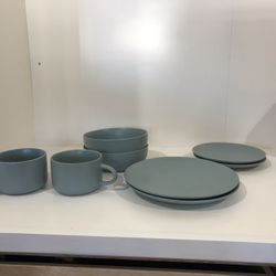 Dishware Set