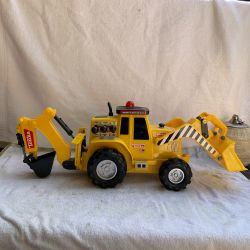 Tonka Mighty Motorized Loader / Backhoe Toy from 2001