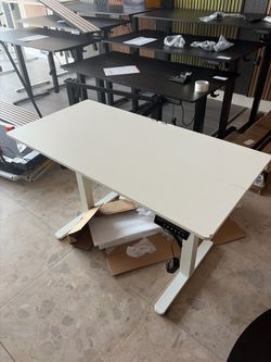 47” White Standing Desk