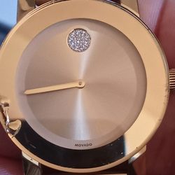 Movado Bold Para Reparar Tiene El Vidrio Quebrado No Bateria En Caja Usado 