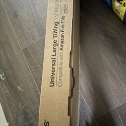 Universal TV Wall Mount 