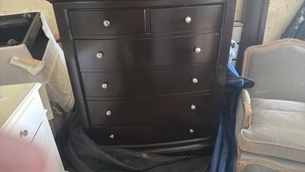 Armoire (brown)