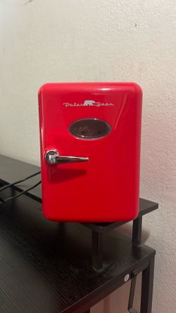 Retro Polar Bear Mini Fridge