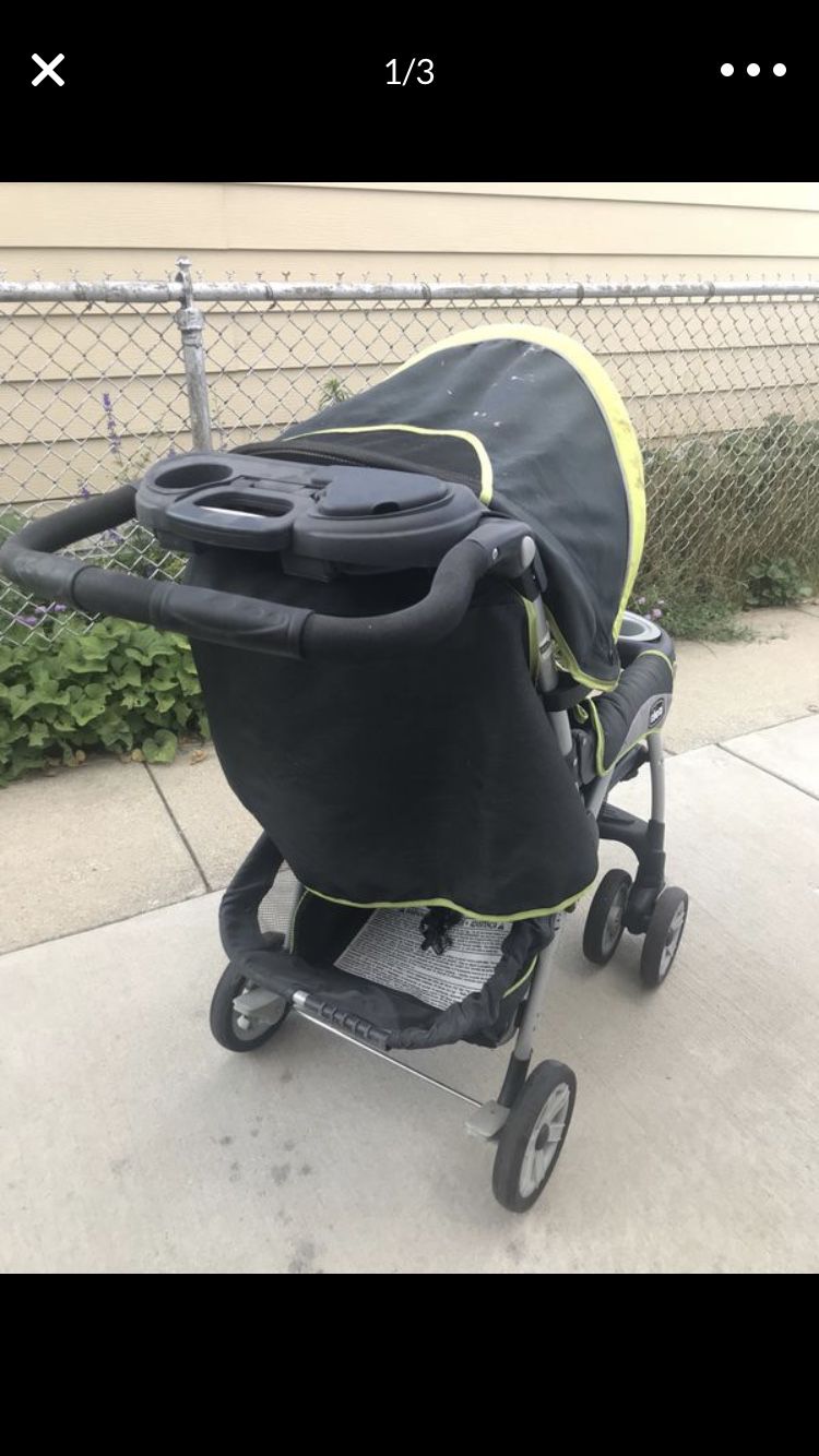 Chicco stroller and car seat with car seat base