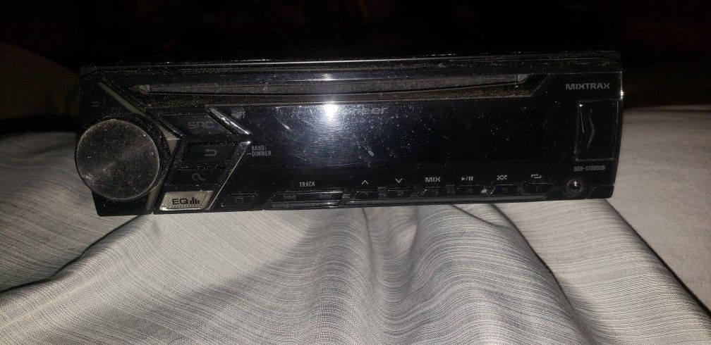 Pioneer Car Stereo With Cd Player DEH-S1000UB