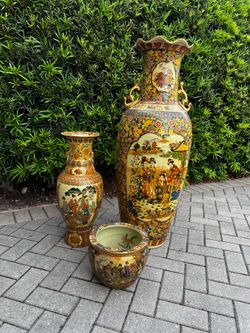 Oriental Jar/vase set of 3
