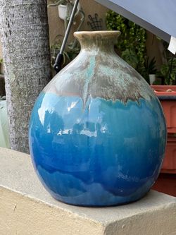 Round Ceramic Vase Blue Glaze