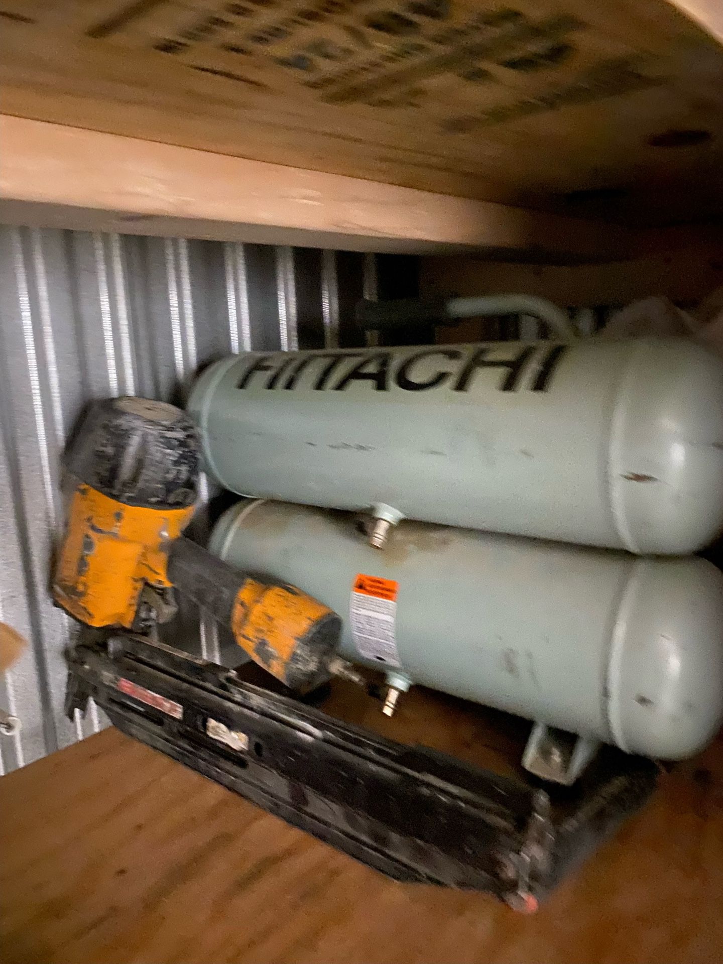 Hitachi 4 gallon portable electric twin stack air compressor