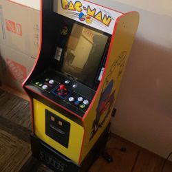 PAC-MAN Arcade Game 