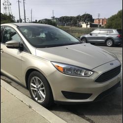 Ford Focus SE sedan 4D