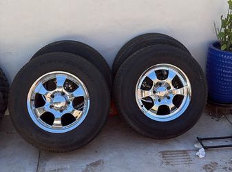 90 % new tires and rims