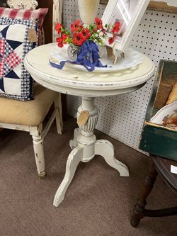 Round White Table