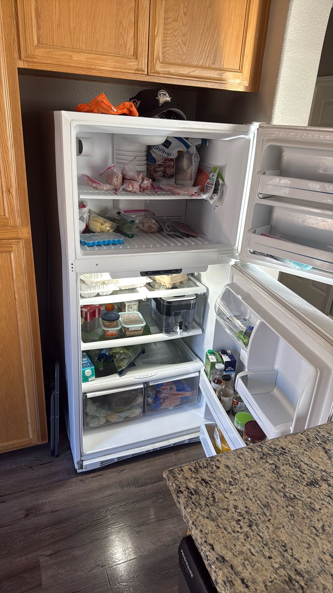 GE Refrigerator 