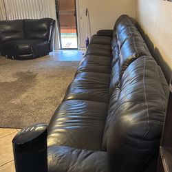 (Sofa/Couch/Recliner) 6 Piece leather sectional, nice large and comfortable