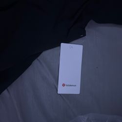 Black men’s medium lulu lemon jacket