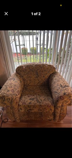 Oversized Chair And Ottoman 