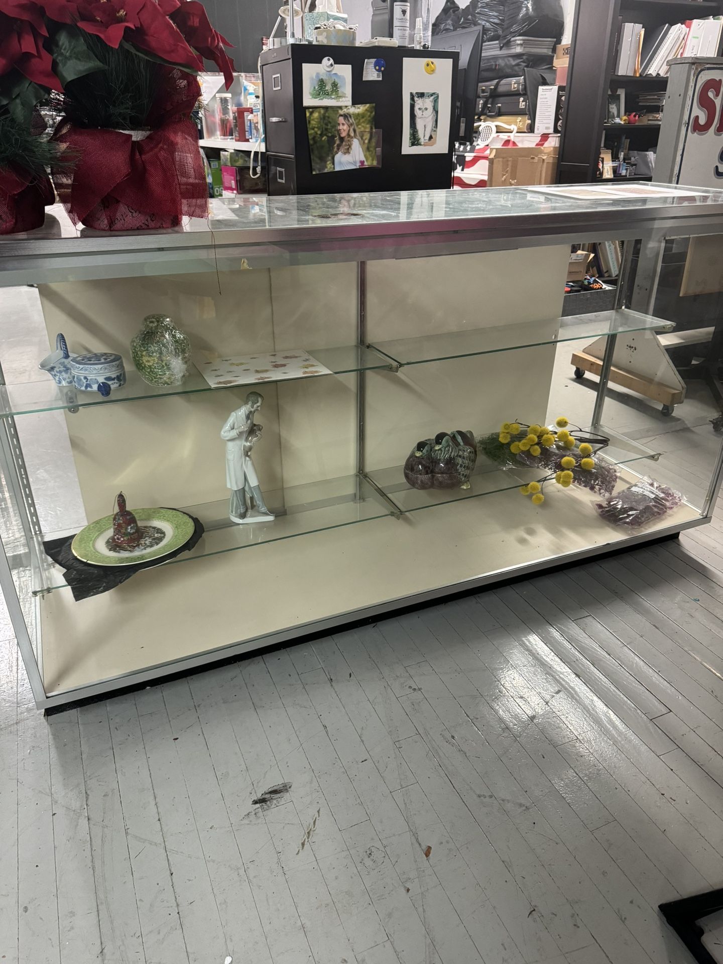 Used Display Cases Used Display Case for Sale in Navasota, TX - OfferUp