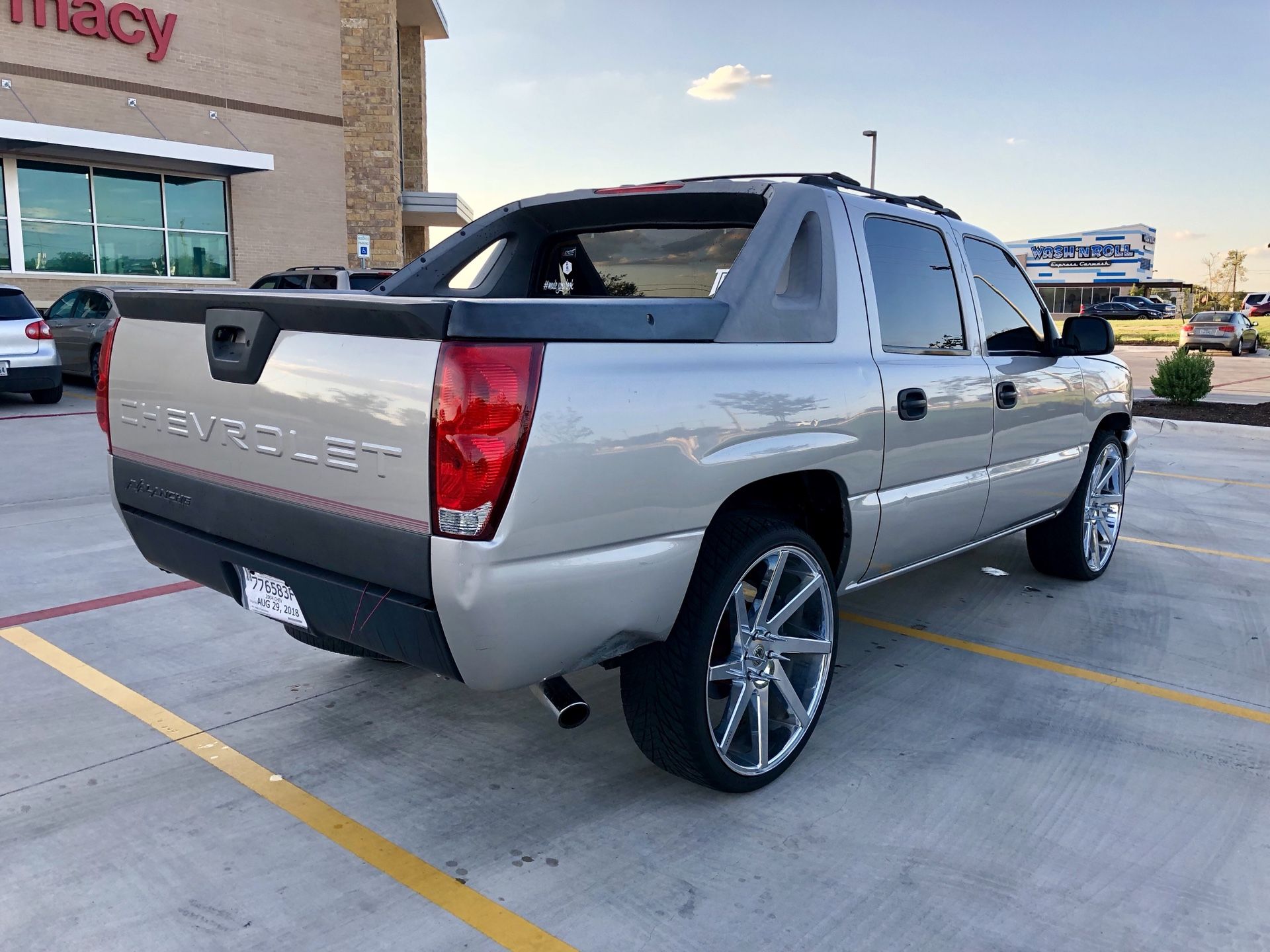 2004 Chevrolet Avalanche W/ 26” Rims