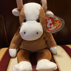 Rare Retired Bessie The Cow Ty Beanie Baby  P.V.C. Pellets 