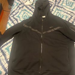 Black Nike Tech Size Xl