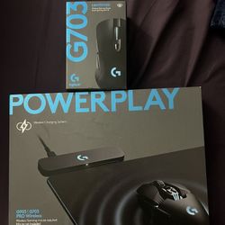 Wireless Gaming Mouse And Mousepad That Charges It Continually 