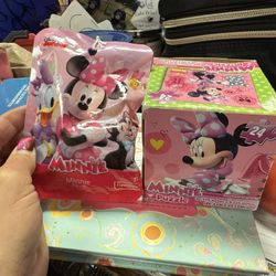Minnie Mouse Puzzle And One Figurine Surprise Character 