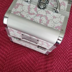 Impressions Hello Kitty Make Up Case
