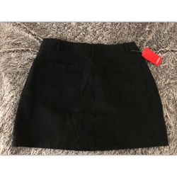 Forever 21 black skirt