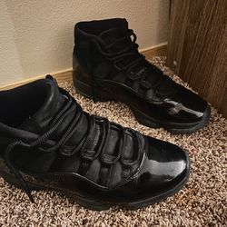 Black Jordan 11’s
