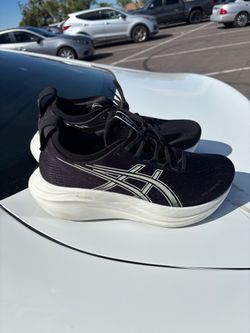 ASICS Gel Nimbus 27 Size 10
