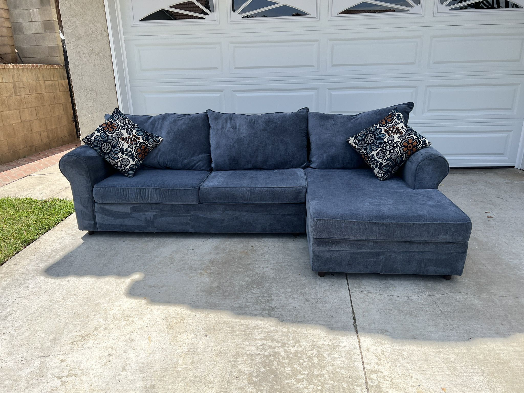 Blue 2 pc sectional with chaise (Delivery available)