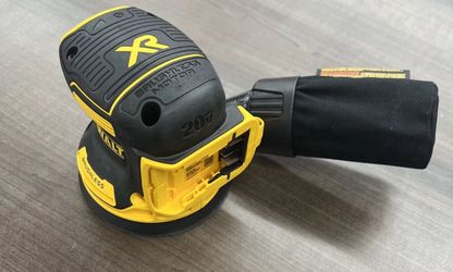 New DEWALT DCW210 20V MAX XR 5" Cordless Random Orbital Sander (Bare Tool)