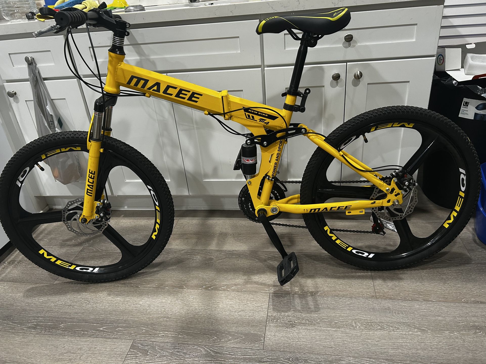 Folding Mountain Bike 26” $200 New Never Used