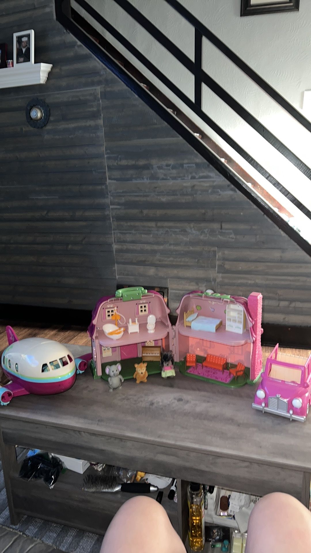 Lil Woodzeez Calico Critters Little Flower Doll House/Airplane Honey Suckle Airway/Car/Figures/Furniture Plane is missing back wings