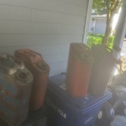4 Jerry Cans 