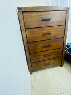 5-drawer oak chest of drawers