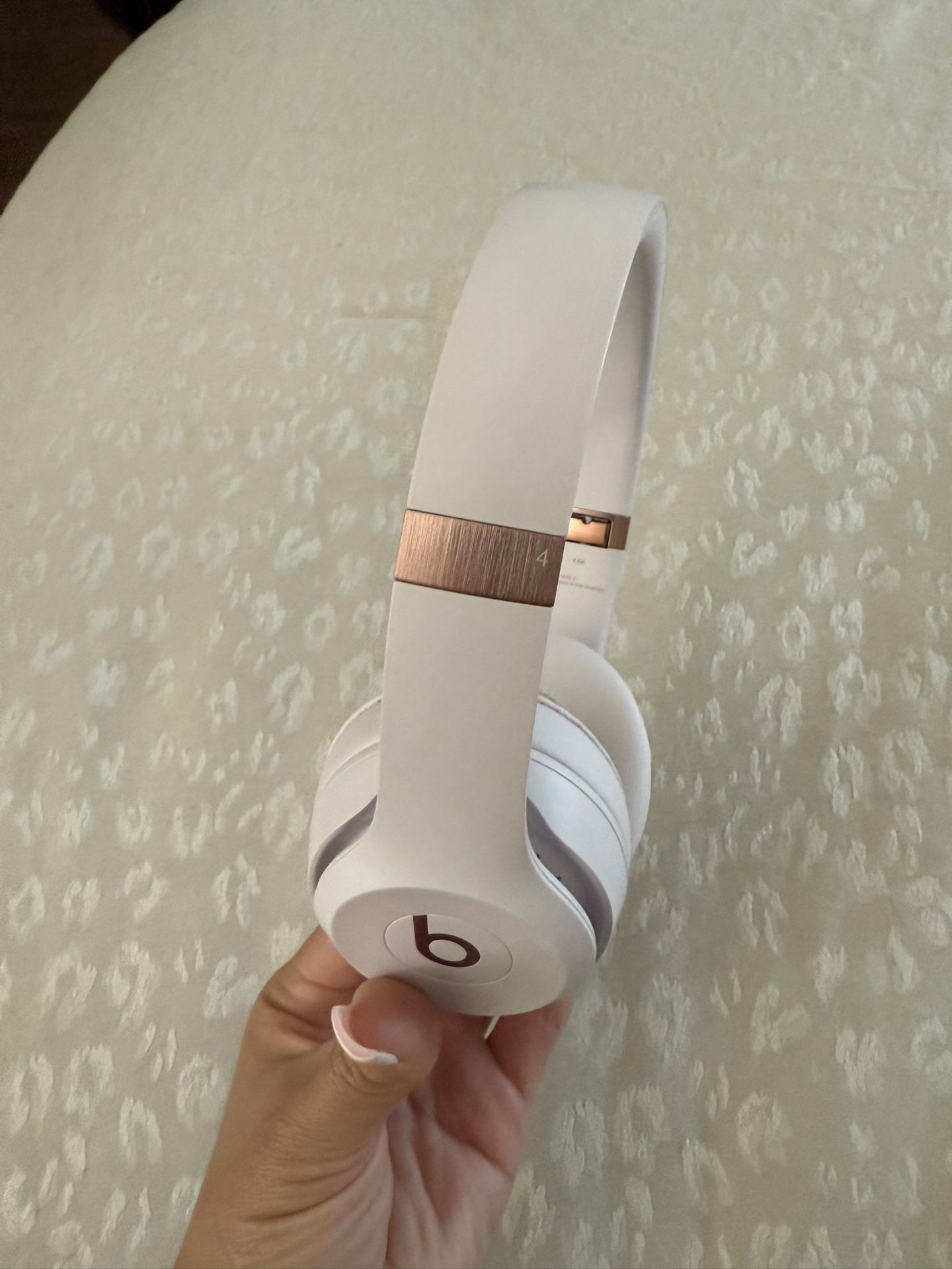 Beats Solo 4