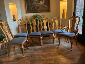 6 Dining Chairs..Not Tears Not Stains..$30 each One..