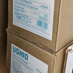 USHIO ULTRA-T8 FLUORESCENT 25 Watt