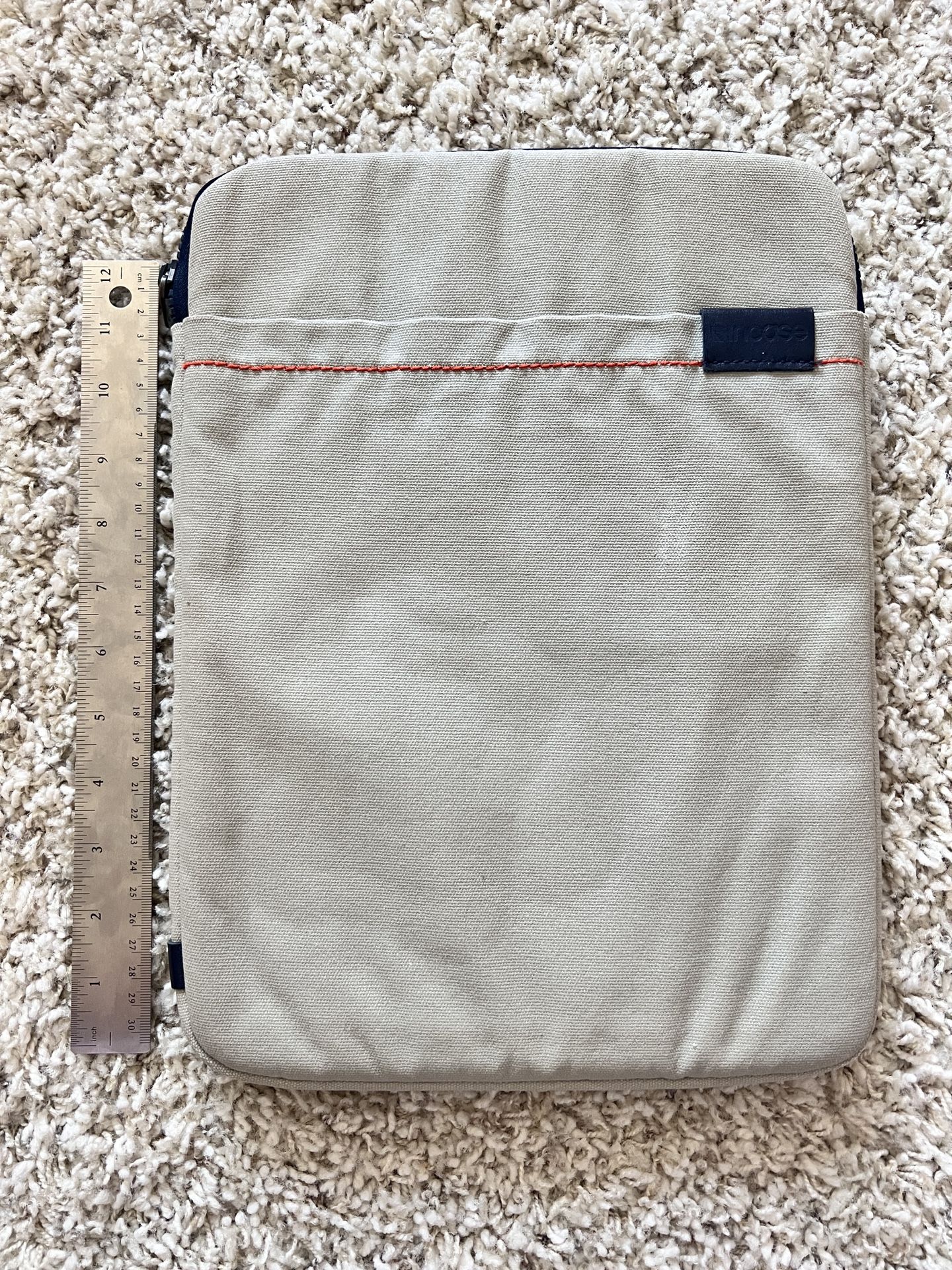 incase laptop sleeve gray